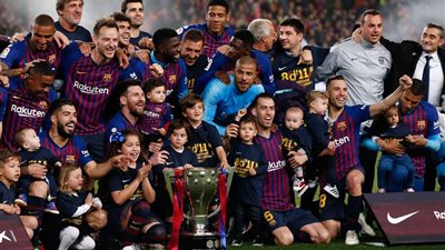 برشلونة يحقق الدوري الإسباني للمرة الثانية على التوالي