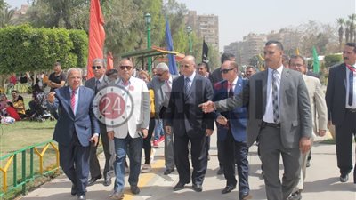 محافظ القاهرة يتفقد الحديقة الدولية في شم النسيم