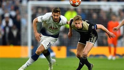 أياكس أمستردام يباغت توتنهام بهدف (فيديو)