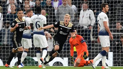 أياكس يهزم توتنهام بهدف ويضع قدمًا في نهائي دوري أبطال أوروبا