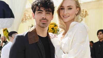 سانسا بطلة GOT “اتجوزت” وتكلفة حفل الزفاف 10 آلاف جنيه فقط (صور)