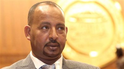 عضو بـ الشيوخ يطالب بتقنين أوضاع المنقبين عن خام الذهب بأسوان والبحر الأحمر