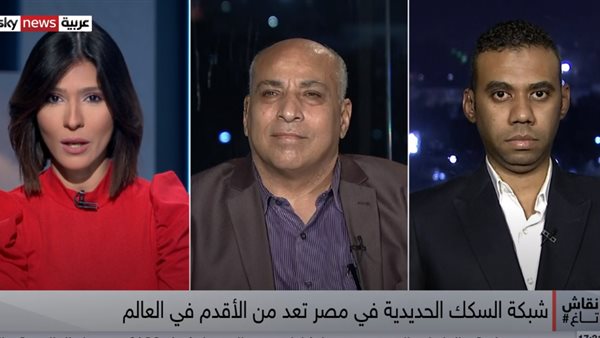  الكاتب الصحفى محمود