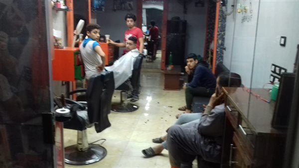 إغلاق ورش حرفية وصالونات