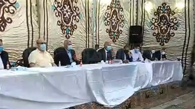 وزير النقل يصل إلى ورش الفرز بالقاهرة لتناول الإفطار مع العاملين بالسكة الحديد (صور)