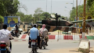 نقيب الصحفيين التشاديين: الأوضاع مستقرة والمسلحون بعيدون تمامًا عن القصر الرئاسي (خاص)