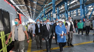 وزير النقل: توفير مقابل مادي للساعات الإضافية لعمال السكة الحديد