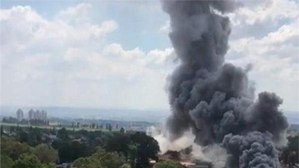 انفجار داخل مصنع