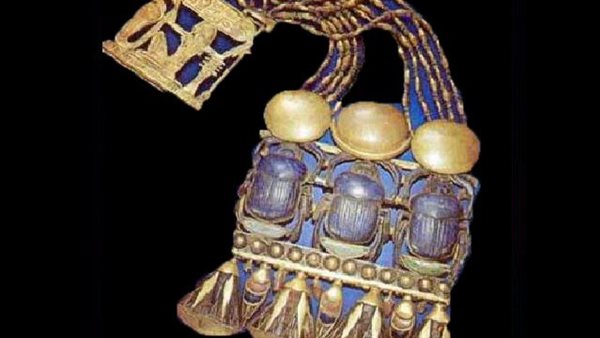 قلادات توت عنخ آمون