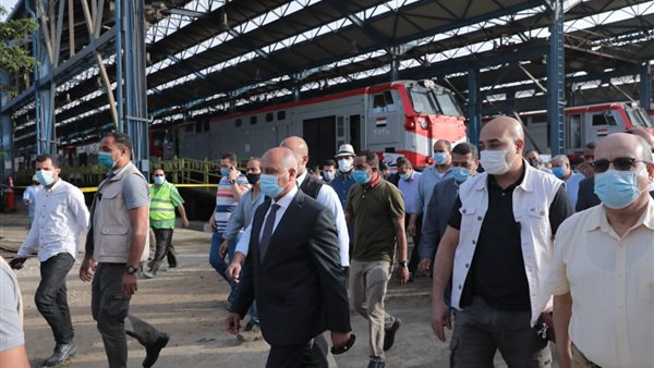 وزير النقل فى السكة