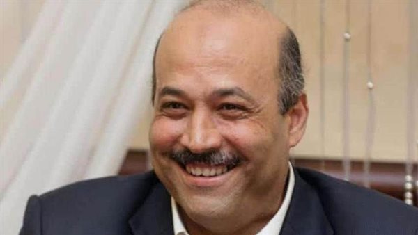 النائب أحمد عبد العزيز