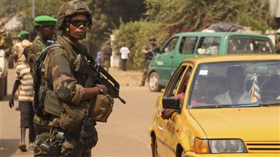 ليبيا والسودان والنيجر تدعو الأطراف في تشاد إلى ضبط النفس