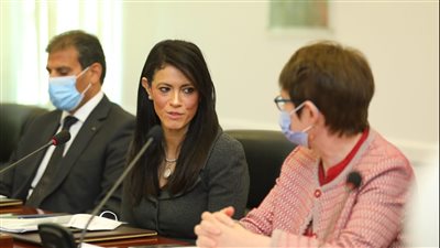 البنك الأوروبي لإعادة الإعمار يوقع 3 اتفاقات مع الحكومة لدعم مشروعات أكتوبر والقاهرة