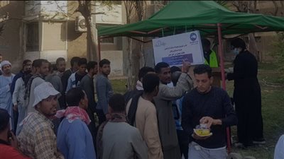 النائب أحمد دياب يوزع 1500 وجبة ساخنة على الصائمين بالدقي والعجوزة (فيديو)