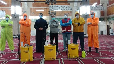 الهلال الأحمر المصري يجري أكبر عملية تعقيم للمساجد في 10 محافظات