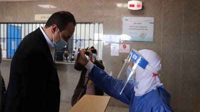 خروج 13 مريضًا بكورنا من مستشفى سوهاج العام بعد تماثلهم للشفاء