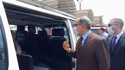 محافظ كفر الشيخ يتفقد مواقف السيارات للتأكد من الالتزام بالتعريفة والإجراءات الاحترازية