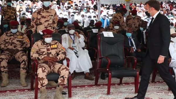 ماكرون في جنازة رئيس