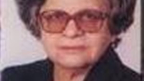 الراحلة عواطف عبد