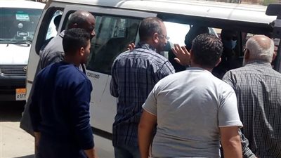 ضبط 22 سيارة فان تعمل بدون تصريح وترفع الأجرة بحدائق الأهرام 