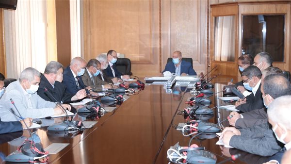 جانب من اجتماع وزير