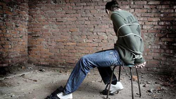 احتجاز شخص_ أرشيفية