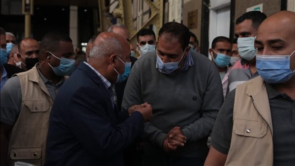  وزير النقل يناقش