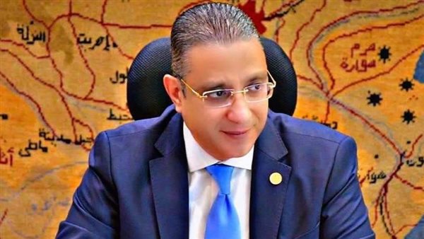 الدكتور أحمد الأنصاري،