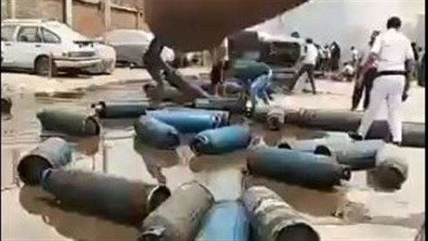 حريق في سيارة أنابيب