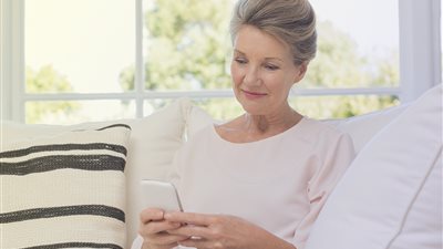 التسلية ليست سهلة.. تأثير الإنترنت على الصحة العقلية لكبار السن