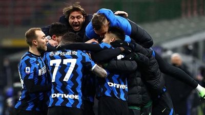 لوكاكو ومارتينيز يقودان إنتر أمام كروتوني بالدوري الإيطالي