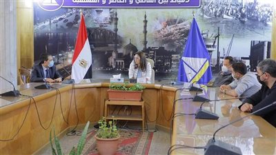 محافظ دمياط تلتقي بصناع مدينة الأثاث المتعاقدين بمبادرة فرش وحدات بشائر الخير 5