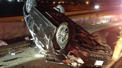 مصرع عامل وإصابة 2 من أبنائه في حادث انقلاب سيارة ملاكي على الطريق الصحراوي الشرقي بسوهاج