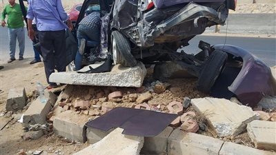 إصابة شخص في اصطدام ملاكي بعمود إنارة بطريق الشروق 
