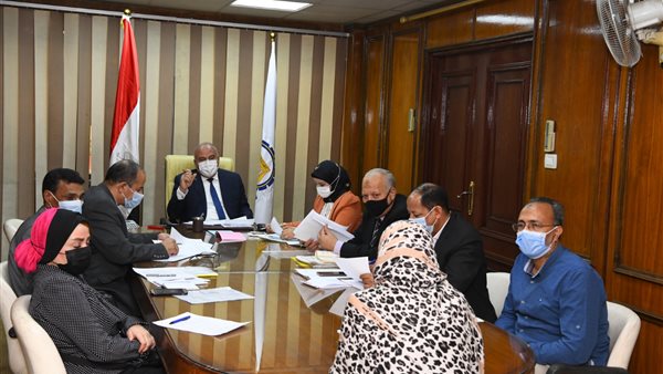 محافظ قنا يعقد اختبارات