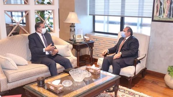 اجتماع مسؤل البنك