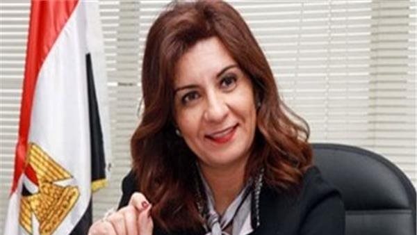 السفيرة نبيلة مكرم