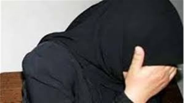 سيدة تنهي حياة طفلها-