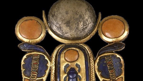 المشبك الذهبي لتوت