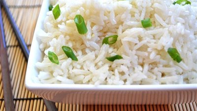 الأرز المفلفل بالزبدة أفضل خيار للمائدة الرمضانية