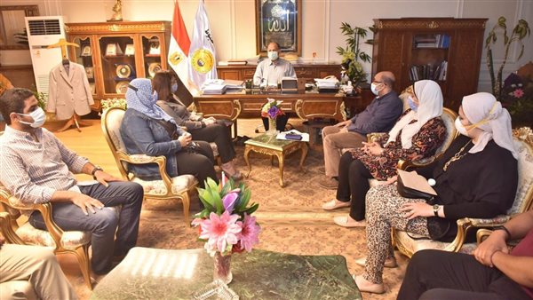 محافظ أسيوط يلتقى