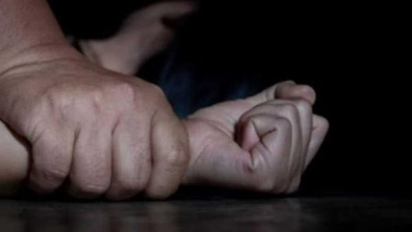 التعدي على فتاة_