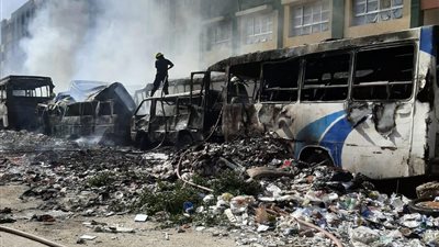 حريق هائل بجراج للسيارات بشبرا الخيمة.. والدفع بـ12 سيارة إطفاء للسيطرة عليه (صور) 