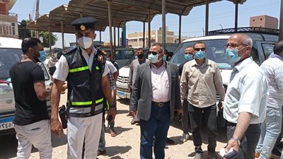 داخل مواقف السيارات.. تحرير 14 محضرًا بسبب عدم ارتداء الكمامة بالمنيا