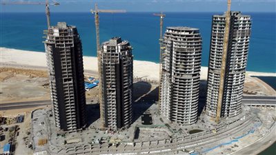 على غرار العلمين.. أبراج شاهقة الارتفاع أمام بوابات مارينا 