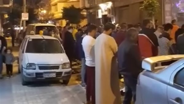 غلق المُصلين لشارع