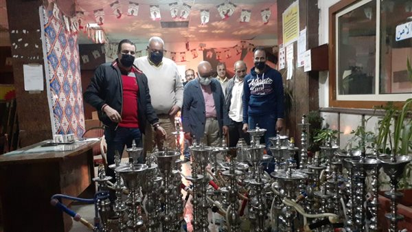 غلق نحو 5 مقاهٍ و3