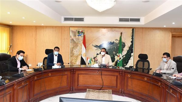 محافظ الفيوم يراجع