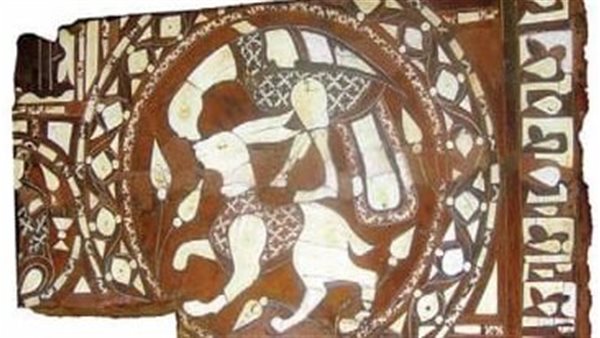  القطع الخشبية المذهبة