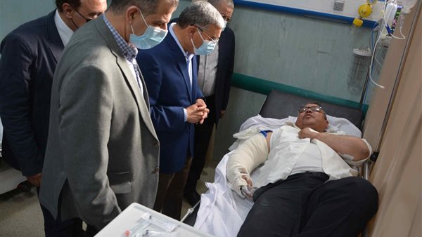 محافظ المنيا يزور